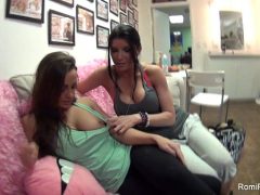 Cô Giáo Thể Dục Hì Hục Đục Lỗ Sâu Trong Cái Lồn Em Học Sinh