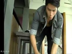 Cuối Cùng Thanh Niên Cũng Nhận Ra Giới Tính Thật Của Mình